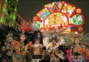 Espectacular alumbrado del Zócalo de la Ciudad de México para la Celebración del 15 de Septiembre