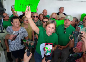 Mujer aspira a liderar el Sindicato de Taxistas "Andrés Quintana Roo"