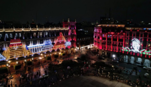 Espectacular alumbrado del Zócalo de la Ciudad de México para la Celebración del 15 de Septiembre