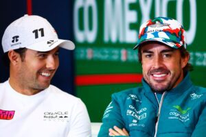 Checo Pérez bromea recibimiento de Alonso a México: ‘Ni en ESPAÑA lo quieren tanto’