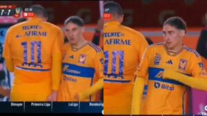 Gignac hace polemico gesto a Marcelo Flores VIDEO