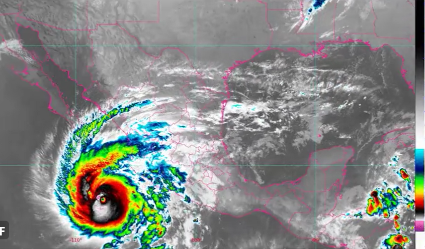 Huracán Norma se intensifica a categoría 3, tocará tierra el fin de semana