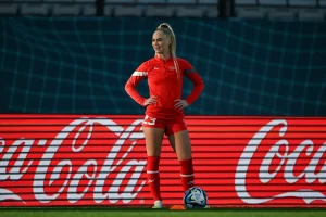 La futbolista Alisha Lehmann deleita a sus seguidores de Instagram.