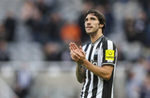 Sandro Tonali del Newcastle suspendido 10 meses por apuestas