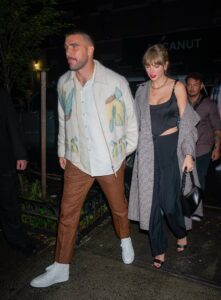 Taylor Swift celebra con baile anotacion de Travis Kelce VIDEO