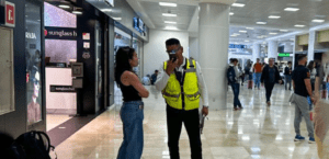 Turista estafada en Cancún: Taxista cobra 4 mil pesos por viaje al Centro