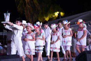 Celebran el 49 aniversario de Quintana Roo con música, danza y poesía