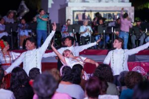 Celebran el 49 aniversario de Quintana Roo con música, danza y poesía