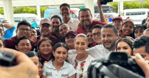 Al ritmo de “Cielito lindo”, Claudia Sheinbaum es recibida en Cancún