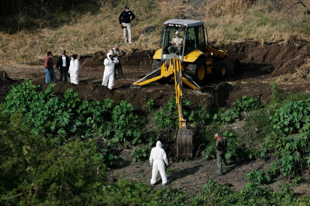 "Desapariciones en México": 5,698 fosas clandestinas desde 2007