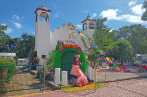 Día de muertos en Cancún: Panteones con horarios especiales