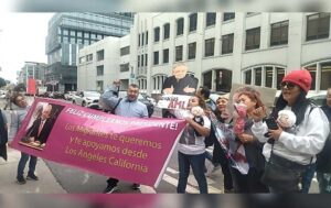 AMLO es recibido por migrantes mexicano en San Francisco 