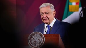 AMLO propone que fondos judiciales vayan de ayuda para Acapulco.