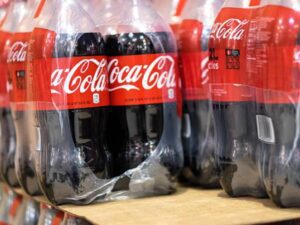 El miércoles pasado, autoridades de Croacia ordenaron la retirada de varias líneas de refrescos del grupo Coca-Cola, tras casos de intoxicación, por lo que pidieron a la población que sólo beba agua del grifo después de un caso.