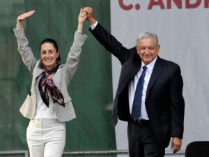 Claudia Sheinbaum visita Palacio Nacional y AMLO habla al respecto