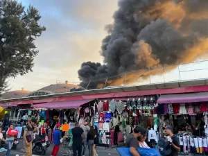 Fuerte incendio en el centro de la Ciudad de Mexico VIDEO