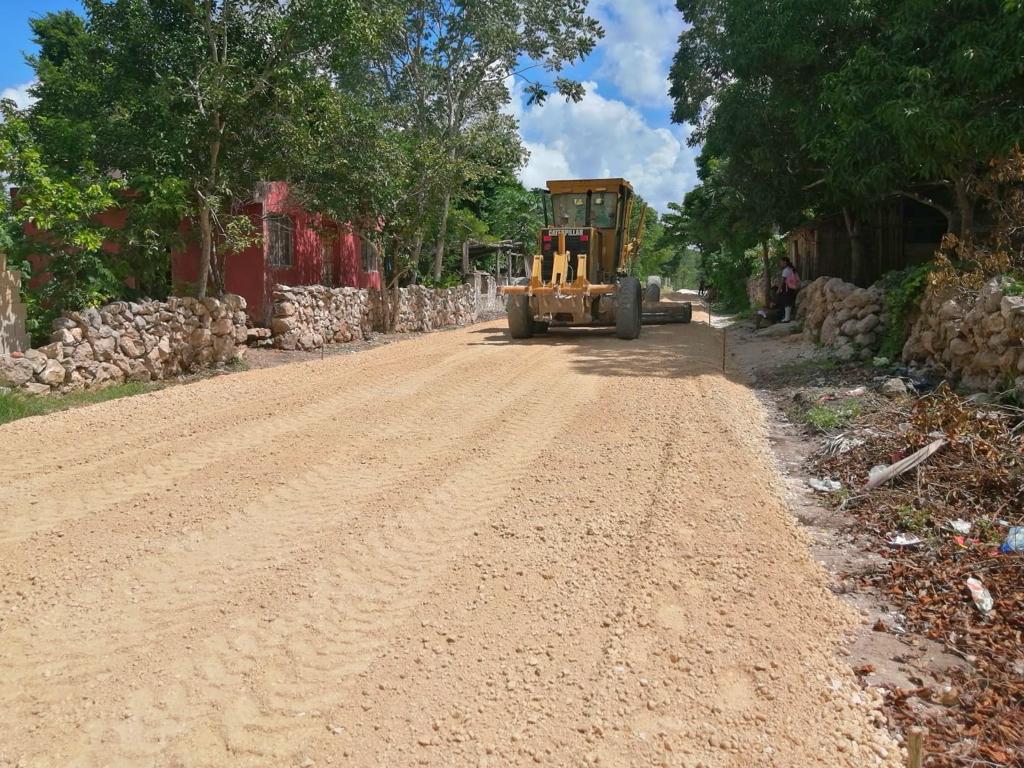 Construcción de vialidades en Tihosuco impulsan prosperidad en zona maya