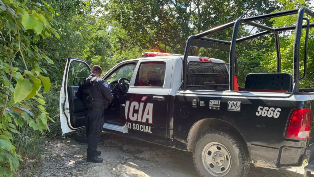 Hallan 3 cuerpos sin vida a las afueras de Cancún; dos de ellos decapitados