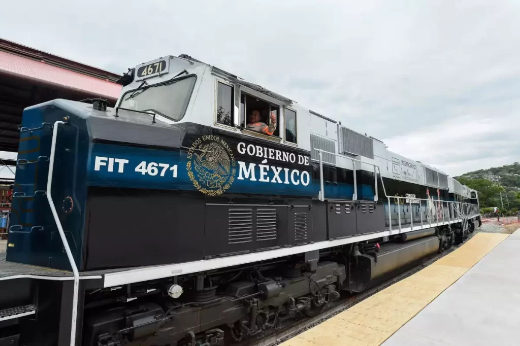 Lopez Obrador, en busca de reactivar siete líneas de ferrocarril en México