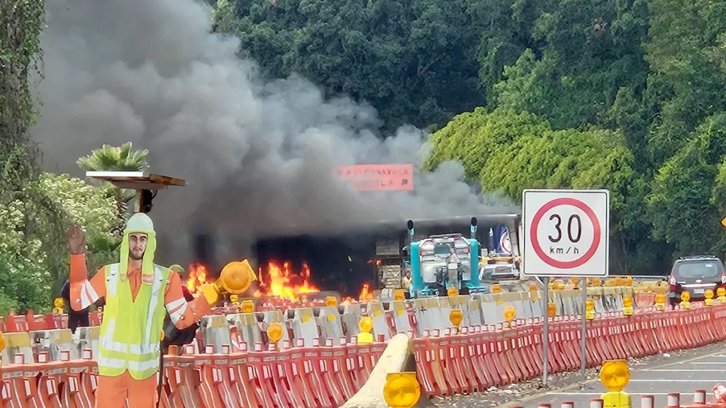 ¡Alerta! Cierran autopista México-Cuernavaca por choque de trailer