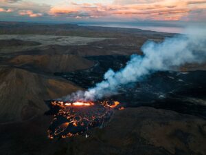 Islandia en estado de emergencia tras más de 1,400 sismos; hay amenaza de erupción