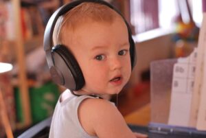 Los acordes de la Salud: Cómo la música impacta en el desarrollo de los bebés