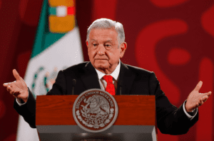 AMLO asegura que medicamentos de Megafarmacia llegaran en menos de 48 horas