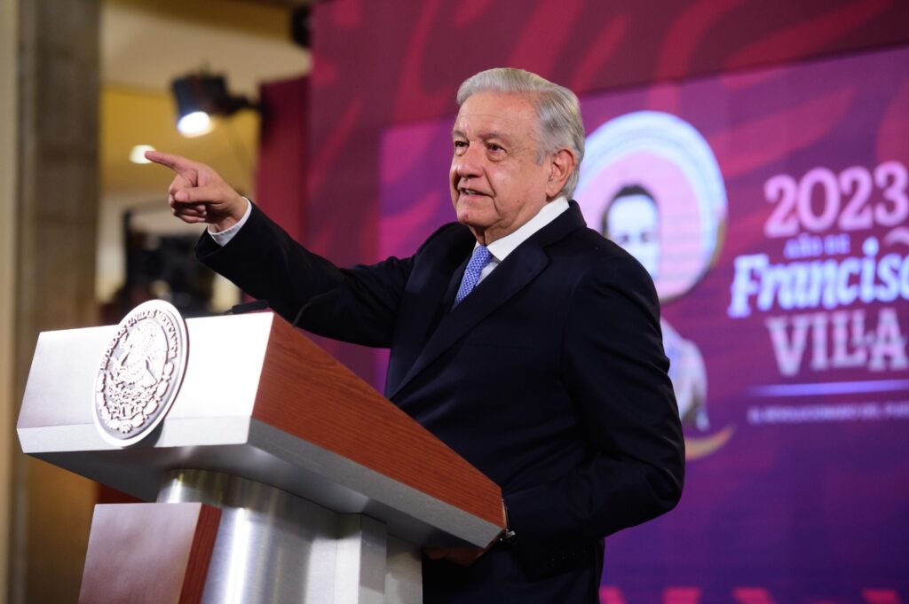 AMLO pide que se analice bien la reducción de la jornada laboral en México