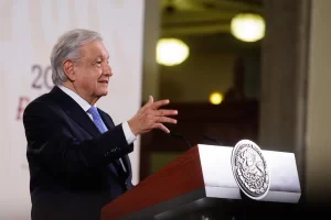 AMLO pide que se analice bien la reduccion de la jornada laboral en Mexico