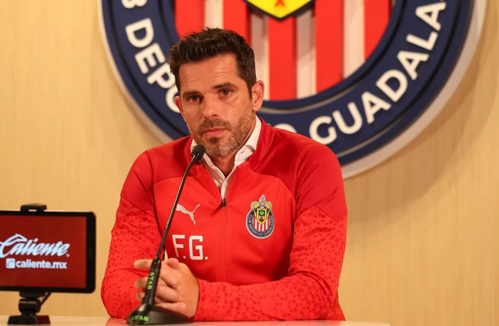 Chivas presenta a Fernando Gago como director técnico