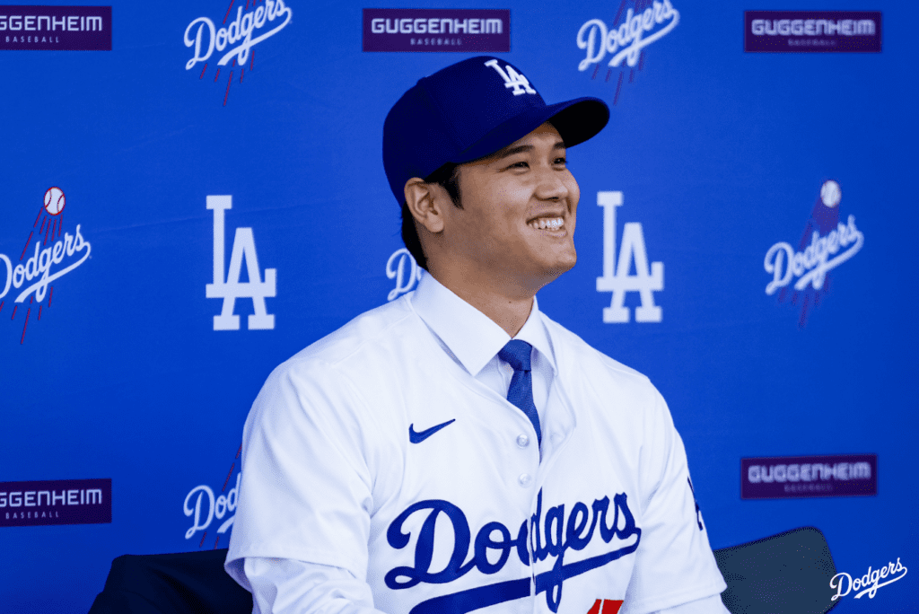 Dodgers presentan al pelotero nipón Shohei Ohtani