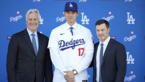 Dodgers presentan al pelotero nipon Shohei Ohtani