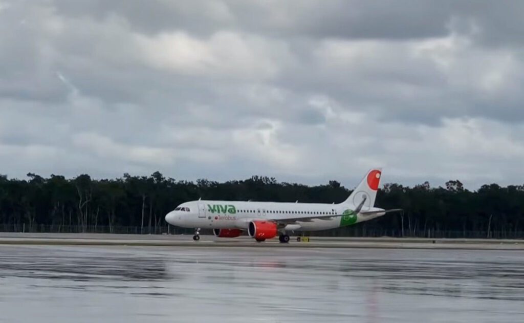 Llega al Aeropuerto de Tulum el primer avión comercial (VIDEO)