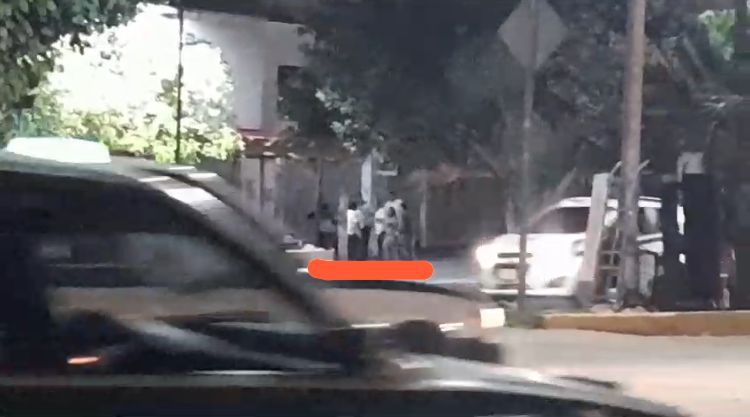 Taxistas agreden a pareja de turistas en Cancún; los mandaron al hospital