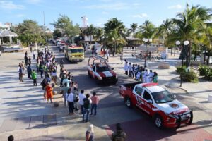 Dan banderazo de inicio a operativo vacacional Guadalupe-Reyes en Puerto Morelos 