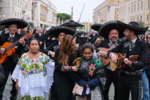 
Instalan muestra fotográfica en el Vaticano de la cultura Maya de Quintana Roo
