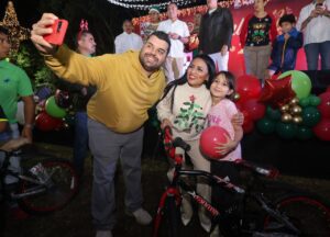 Habitantes de Puerto Morelos disfrutan de Festival Navideño 2023 