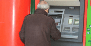 ¡Alerta! Cuida tu dinero: Errores comunes en cajeros automáticos