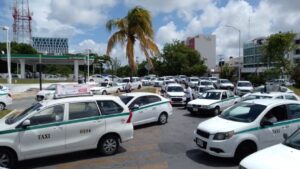 Cancún avanza hacia la integración de taxis en Uber: Un acuerdo sin precedentes