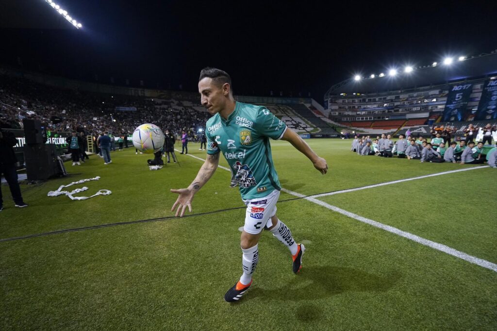 Andrés Guardado presentado en León, portará el número 17