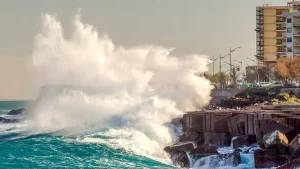 Japon golpeado por olas de tsunami VIDEO