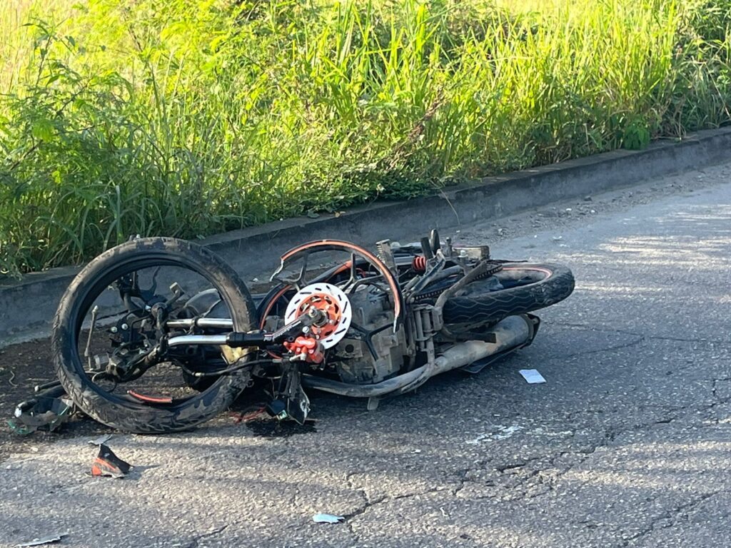 Motociclista muere tras ser impactado por automóvil fantasma en Cancún