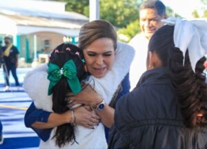 Inauguran canchas deportivas en primaria de Puerto Aventuras