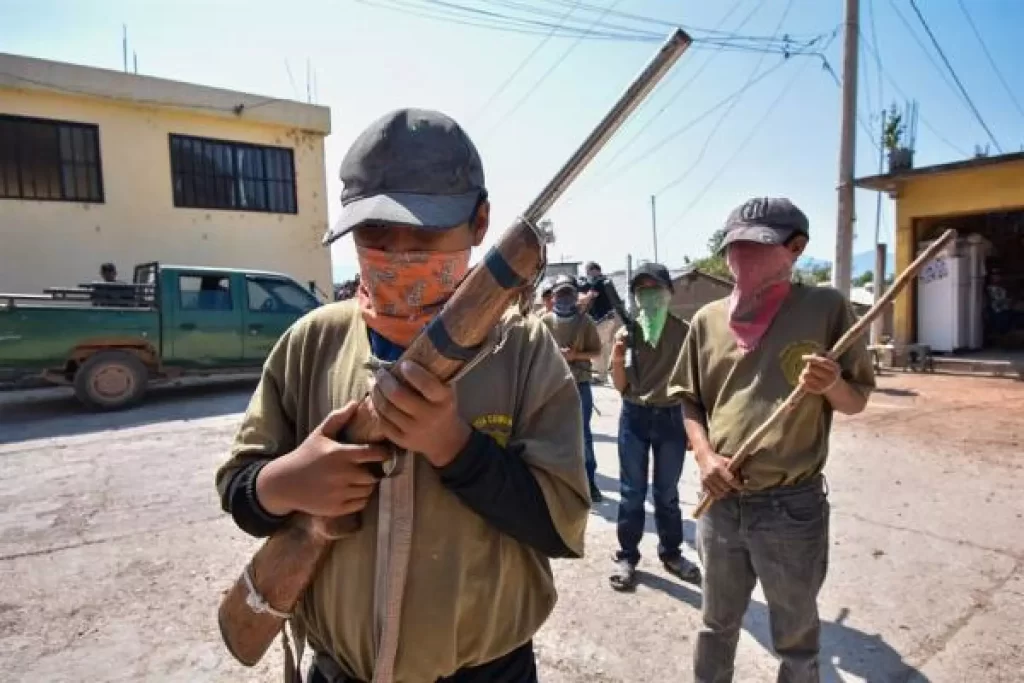 Menores se unen a autodefensas en Guerrero contra el Crimen Organizado