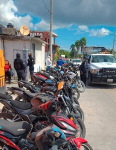 Operativo en Cancún: Aseguran 22 motocicletas y 2 automóviles