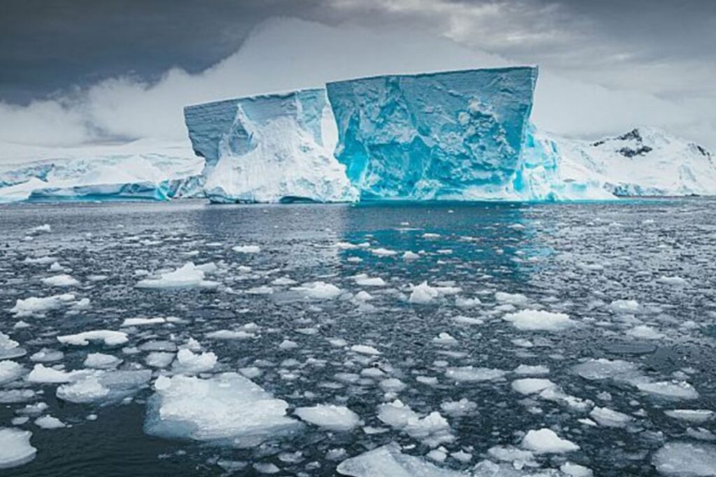 Cae a nivel alarmante el hielo marino de la Antártida