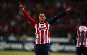 Chivas convoca a Chicharito Hernandez para el partido contra Pumas 1