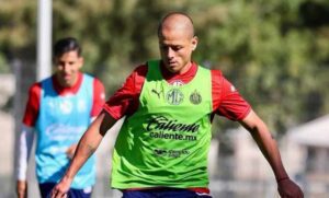 Chivas convoca a Chicharito Hernandez para el partido contra Pumas