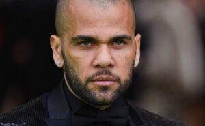 Inicia juicio contra Dani Alves por presunta agresión sexual 