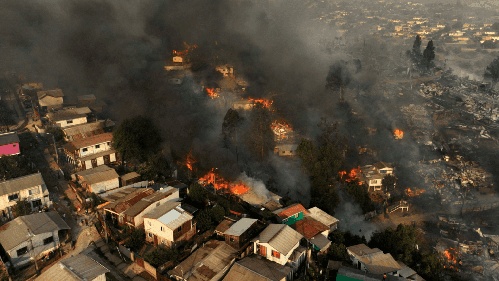 Más de 100 muertos en Chile por incendios forestales